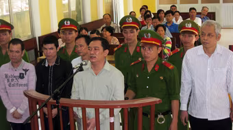 Án nặng cho 3 quan đánh cờ bạc tỷ