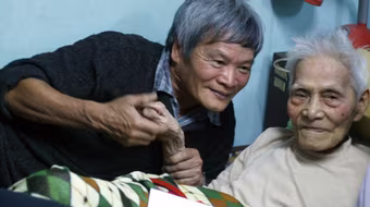 Say sưa ảnh, ngu ngơ đời 