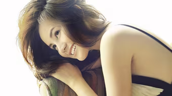 Ca sĩ Vy Oanh viết tự truyện ‘‘Hành trình lấy lại danh dự”