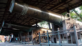 Chín vị “thần oai vô địch” 