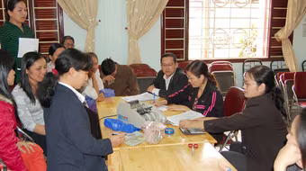 Mua nhà thương mại cho tái định cư 