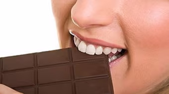 Cắt cơn ho bằng sôcôla đen 