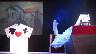 “Đường đua trong bóng tối” 