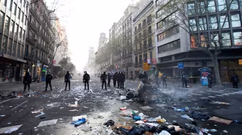 Thế giới mong manh hơn 