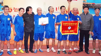 Ấm tình đồng đội 