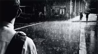 Bóng mưa ngõ nhỏ