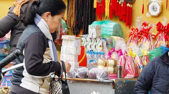 Đổi tiền lẻ, tiền mới: Không khó, nhưng phải chịu giá cao