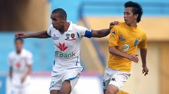 Cuộc đối đầu nhiều duyên nợ