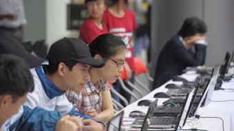 Bùng nổ thông tin tuyển sinh 2013