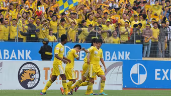 Đằng sau một hiện tượng