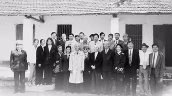 Bốn mươi năm ấy...