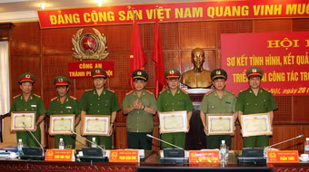 Trấn áp mạnh tội phạm, quyết liệt cải cách hành chính phục vụ nhân dân