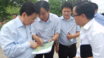 Chủ tịch UBND TP kiểm tra các điểm đỗ xe