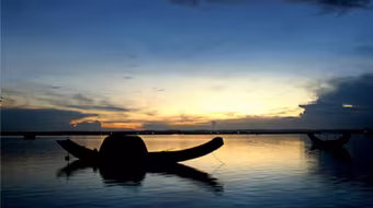 Kỳ thú phá Tam Giang