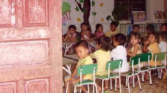 Không còn cảnh học nhờ nhà kho 