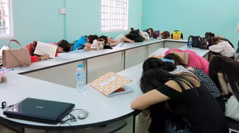 Tổ hợp ăn chơi, có nữ tiếp viên “đi khách”