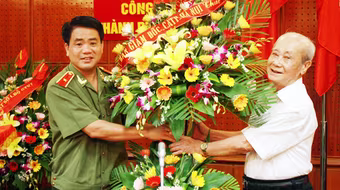 Gặp mặt sỹ quan hưu trí thời kỳ chống Pháp