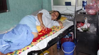 2 sản phụ bị liệt sau sinh mổ