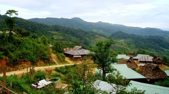 Người mở đường “lên trời” ở Đông Trường Sơn