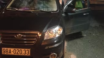 “Nhồi” gà lậu trong xe ô tô 4 chỗ