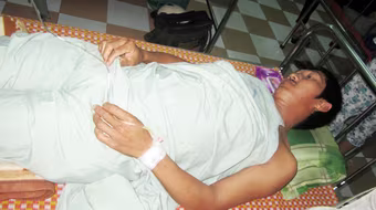 Nổi cơn cuồng ghen, người vợ “hoạn thư” nhẫn tâm đâm chồng suýt chết