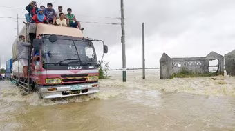 Bão Nari tàn phá Philippines, 13 người chết