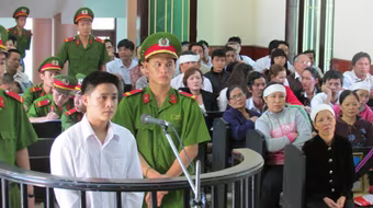 Trả giá bằng án tù chỉ vì anh hùng không đúng chỗ