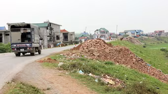 Kê khai đất khống, trưởng, phó thôn đi tù, đúng hay sai? 