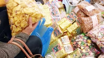 Thị trường bánh kẹo Tết: Mập mờ chất  lượng