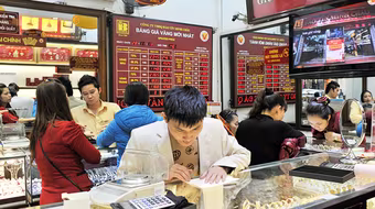 Giá vàng được dự báo tiếp tục đi xuống