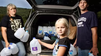 Mỹ: 300.000 người không có nước sinh hoạt