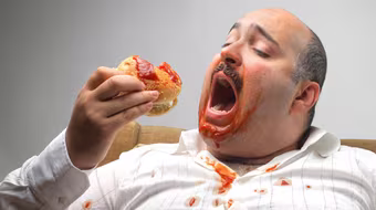 Phát bệnh nguy hiểm vì ăn uống bừa bãi