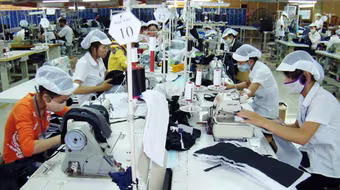 Chạnh lòng lao động cuối năm