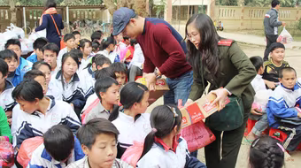 Tình người Hà Nội giữa vùng cao