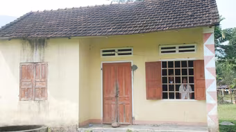 Bị vu “ma làng”, phải đi “tị nạn”