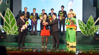 Trao danh hiệu “Doanh nghiệp Kinh tế xanh 2013”