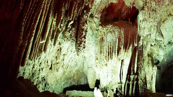 Thăm động “cầu được ước thấy”