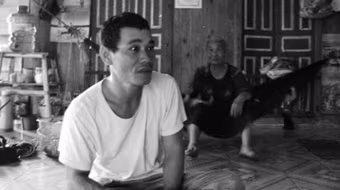 Gã trai bị nhiễm HIV đã nắn cả dòng sông để đoạn tuyệt ma túy