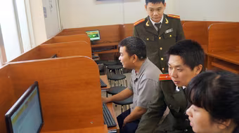 Đột phá công nghệ và thủ tục hành chính có lợi cho dân