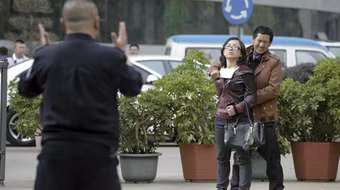 Trung Quốc: Bắt cóc con tin giữa phố