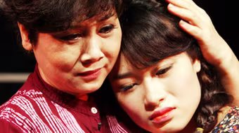 Diễn lại “Nhà có 3 chị em gái”