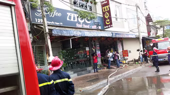 Cháy quán cà phê khi đang mất điện