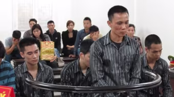 Dùng súng hoa cải truy sát đối thủ