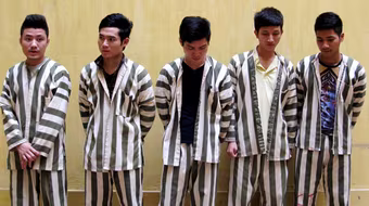 Ngày đánh giày đêm trộm cắp