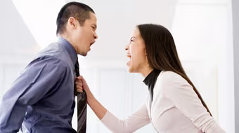 Vợ chồng cãi vã do thiếu yêu thương