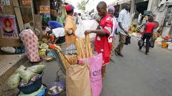 Thoát nỗi ám ảnh