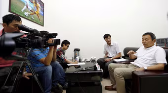 Đã chơi chuyên nghiệp thì phải theo luật lệ