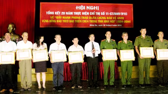 Nhiều giáo dân được khen thưởng