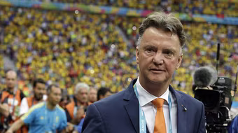 Man United: Nhiệm vụ cấp bách của Van Gaal