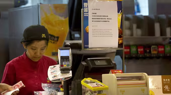 Thủ đoạn luồn lách thực phẩm “bẩn” ở Trung Quốc